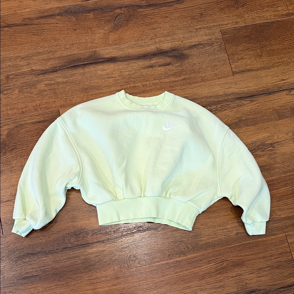 Girls XS Nike Cropped Crew Sweatshirt in Pale Yellow/green